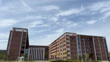Hefei Thomas School campus buildings and sports field